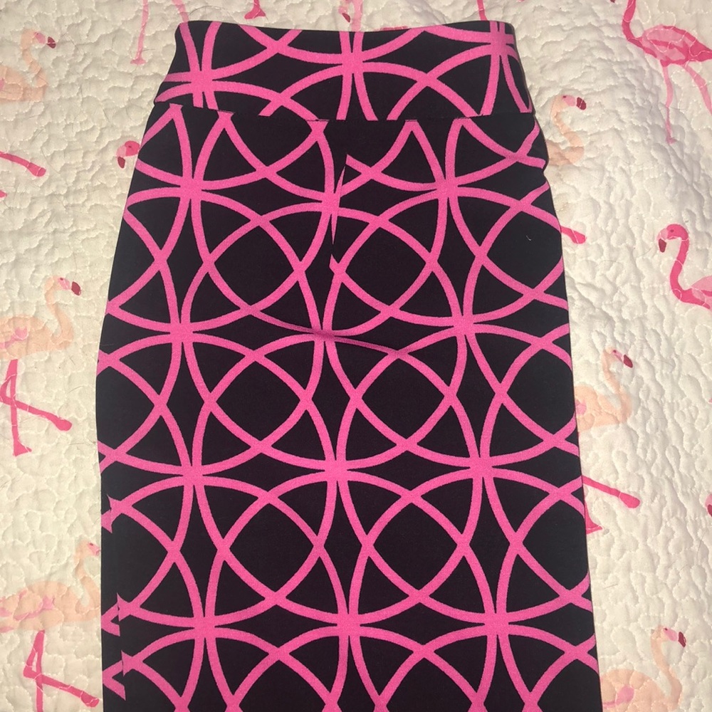 Adrienne Vittadini Black and Pink skirt 12 - Picture 4 of 4